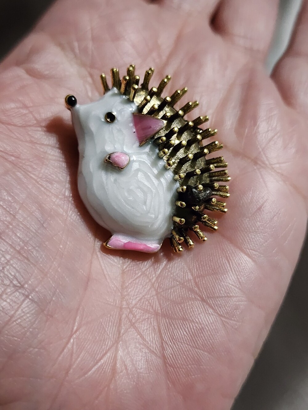 ✨️ 🦔 "Hedgehog" Drip Oil Gold-Tone Enamel Brooch Pin